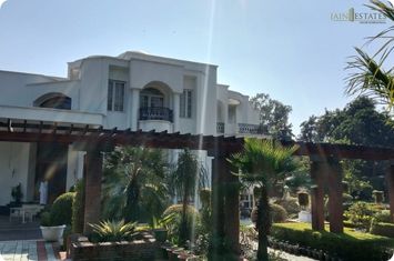 Farmhouse for RENT in Ansal SAtbari, South Delhi