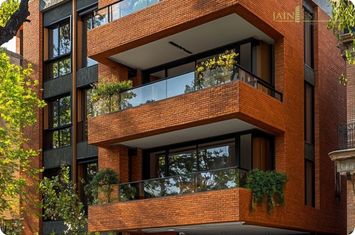 Builder Floor for Sale in safdarjung development area, south delhi